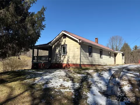 1710 Indian Grave Gap Rd, Marshall, NC 28753