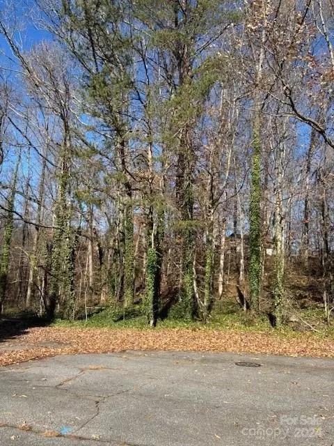 Starmount Drive, Statesville, NC 28677
