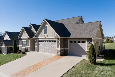 263 Windstone Dr, Fletcher, NC 28732
