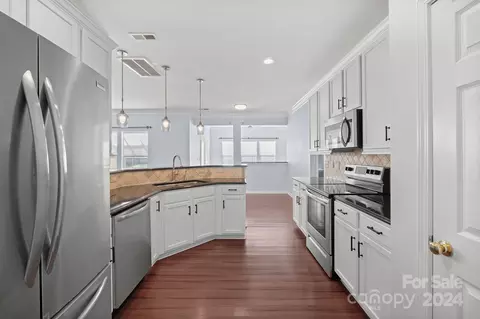 2299 Elendil Ln, Charlotte, NC 28269 photo 9