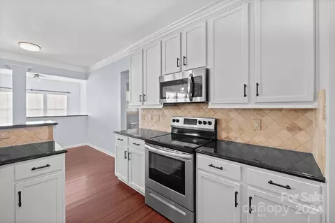 2299 Elendil Ln, Charlotte, NC 28269 photo 11