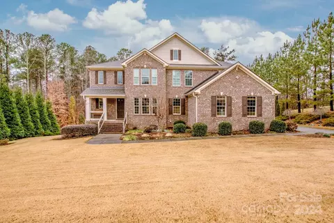153 Leaning Tower Dr, Mooresville, NC 28117