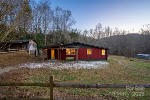 191 Wilson Cove Rd, Swannanoa, NC 28778