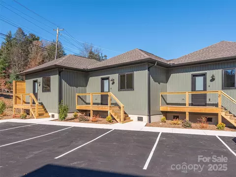 15 Leap Frog Park, Waynesville, NC 28786