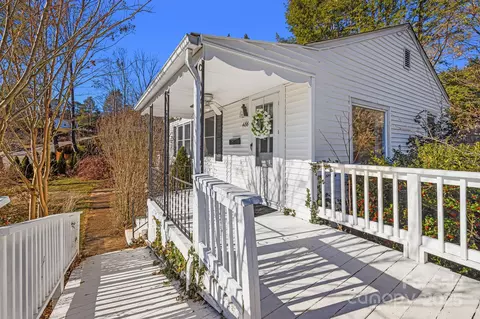 486 Kenilworth Rd, Asheville, NC 28805