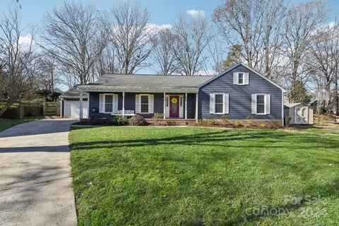 11724 Cricketfield Ct, Charlotte, NC 28277