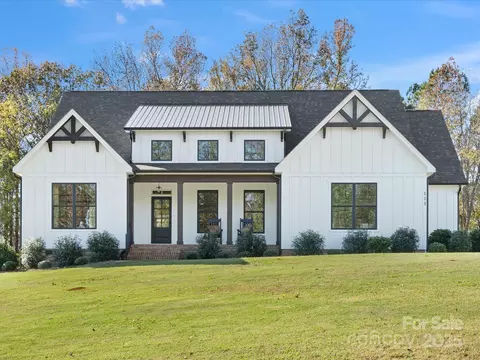 111 Alberta Ave, Belmont, NC 28012