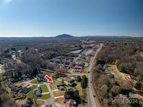 2051 Gary Ln, Hickory, NC 28602 photo 17
