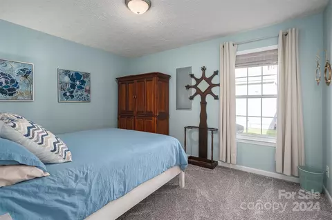 2051 Gary Ln, Hickory, NC 28602 photo 10