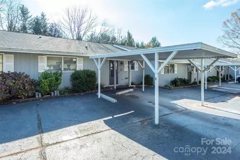 98 Randolph D St #D, Franklin, NC 28734