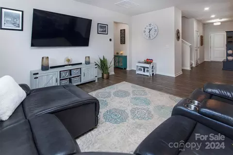 Entry Way - 4471 Dover Ct, Denver, NC 28037 photo 2 of 3
