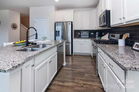 Kitchen - 4471 Dover Ct, Denver, NC 28037 photo 3 of 4