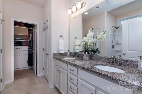 Entry Way - 4471 Dover Ct, Denver, NC 28037 photo 3 of 3
