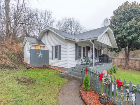 59 Devlin St, Canton, NC 28716