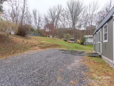 Exterior - 59 Devlin St, Canton, NC 28716 photo 6 of 8