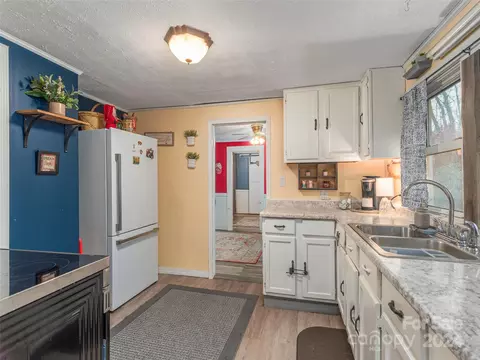 Kitchen - 59 Devlin St, Canton, NC 28716 photo 2 of 2