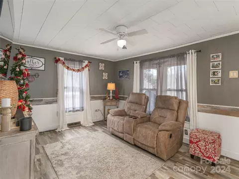 Living - 59 Devlin St, Canton, NC 28716 photo 1 of 2