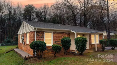 733 Milan E Rd E, Charlotte, NC 28216