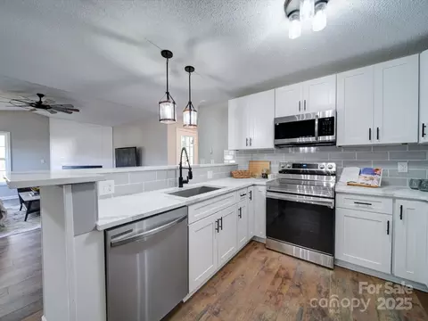 131 Nantz Ave, Mount Holly, NC 28120