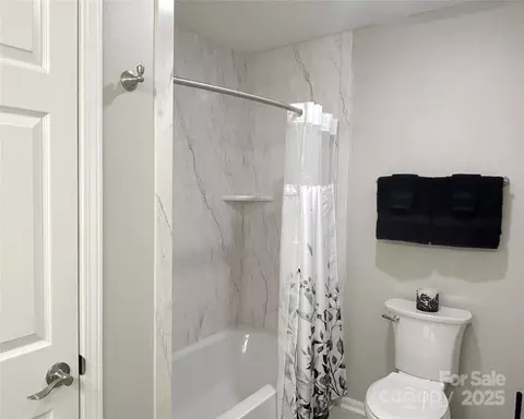 Bath - 751 Southwest Dr, Davidson, NC 28036 photo 1 of 5