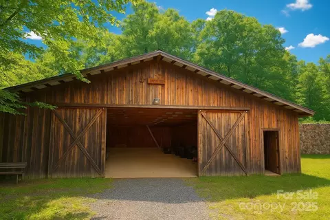 9675 Montford Cove Rd, Marion, NC 28752