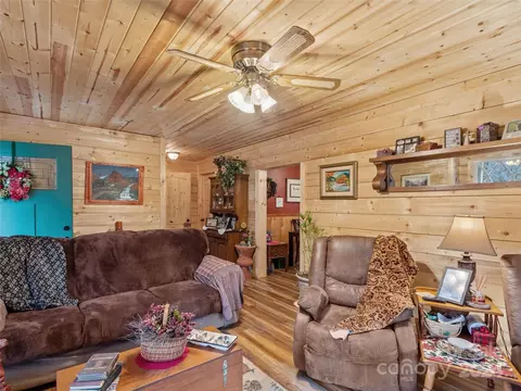 330 Old Us 19e Hwy, Spruce Pine, NC 28777 photo 4