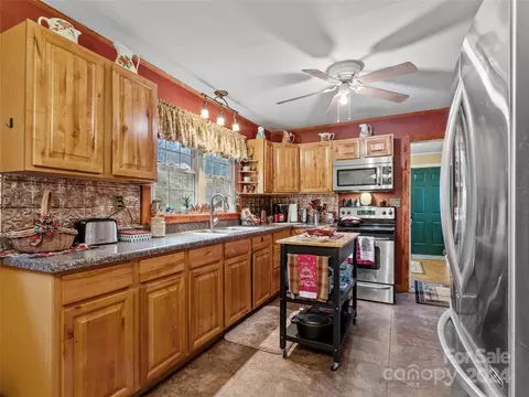 330 Old Us 19e Hwy, Spruce Pine, NC 28777 photo 8