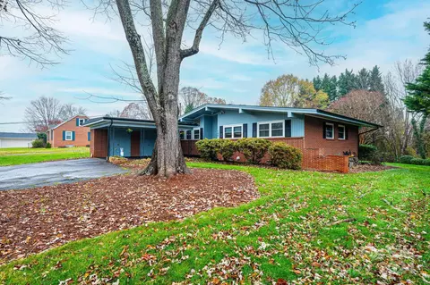 130 21st Nw Ave NW, Hickory, NC 28601