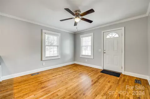 Living - 304 Durham Rd, Stanley, NC 28164 photo 4 of 5
