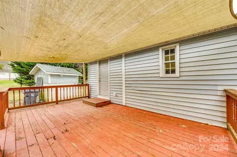 Exterior - 304 Durham Rd, Stanley, NC 28164 photo 4 of 7