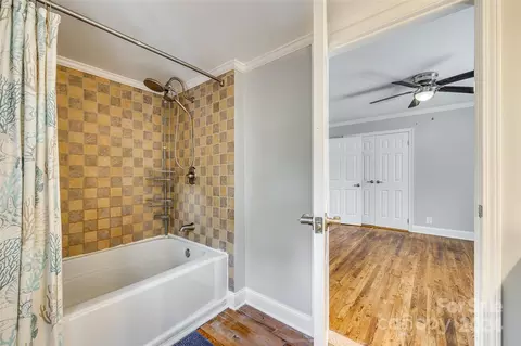 Bath - 304 Durham Rd, Stanley, NC 28164 photo 2 of 2