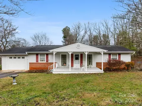 34 Imperial Ct, Asheville, NC 28803
