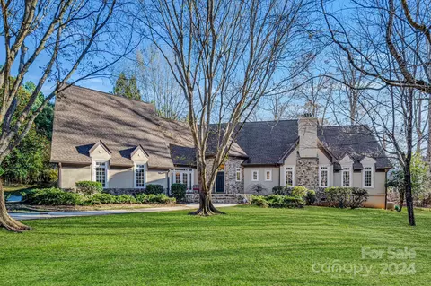 1334 Hudson Pl, Davidson, NC 28036