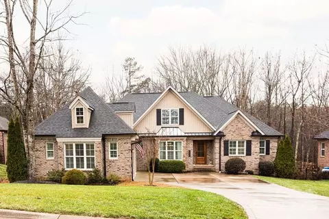 2349 Shiny Leaf Dr, Denver, NC 28037