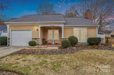12310 Delcorte Ln, Pineville, NC 28134