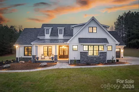 3156 Cornwell Dr, Morganton, NC 28655