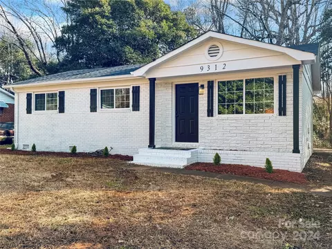 9312 Feldbank Dr, Charlotte, NC 28216