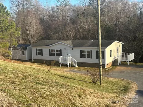 8680 Hollywood Dr, Connelly Springs, NC 28612