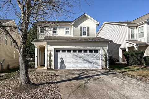 1021 Kings Mountain Ln, Gastonia, NC 28054