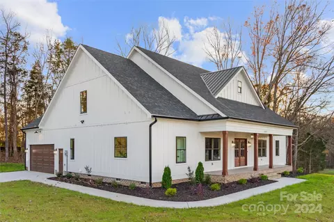 6425 Private Dr, Mount Pleasant, NC 28124