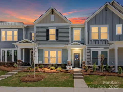 10214 Mamillion Dr, Huntersville, NC 28078