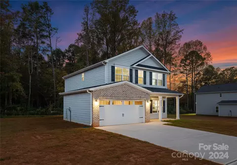 7420 Gwynne Cir, Charlotte, NC 28215