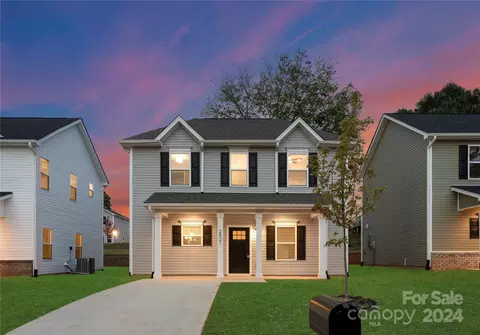 8508 Sunflower Rd, Charlotte, NC 28227