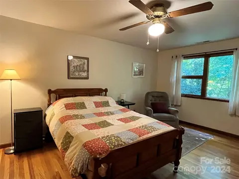 Bedroom - 585 Nottingham Rd, Brevard, NC 28712 photo 2 of 3