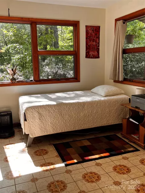 Bedroom - 585 Nottingham Rd, Brevard, NC 28712 photo 1 of 3