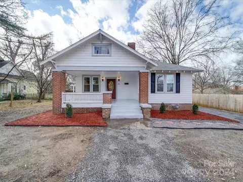 616 Highland Ave, Statesville, NC 28677