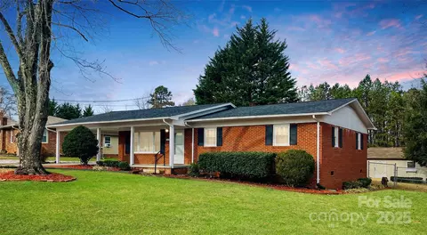 185 Brookmont Ave, Forest City, NC 28043