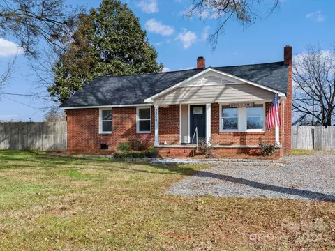2204 Emmanuel Church Rd, Conover, NC 28613