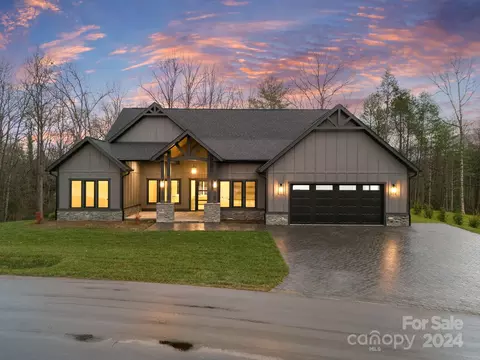 455 Ascension 11 Vly #11, Horse Shoe, NC 28742