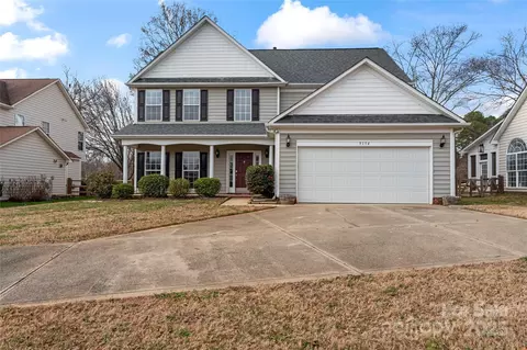 9154 Snow Hill Ct, Charlotte, NC 28269